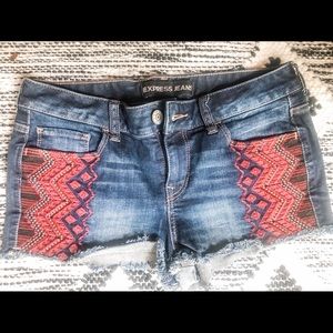 Aztec print Express shorts (size 4)
